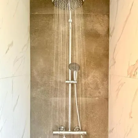 6pers Boshuis -hottub Jacuzzi- 'de Groene Specht'