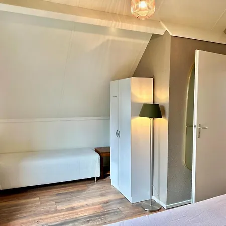 6pers Boshuis -hottub Jacuzzi- 'de Groene Specht' Holiday home