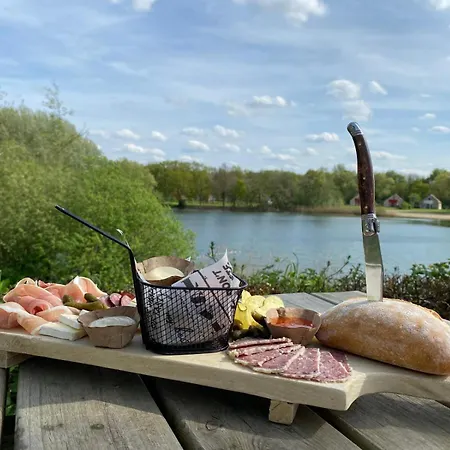 別荘 6pers Boshuis -hottub Jacuzzi- 'de Groene Specht'