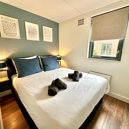 別荘 6pers Boshuis -hottub Jacuzzi- 'de Groene Specht'