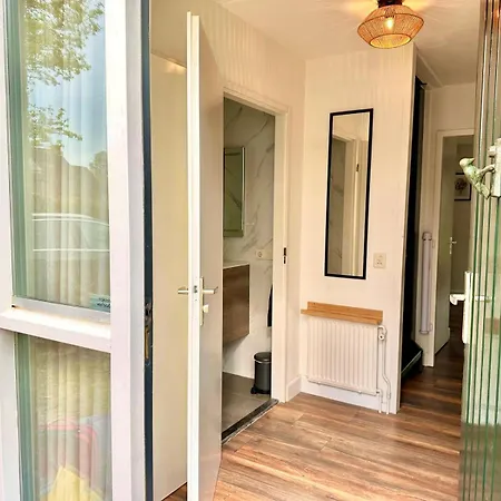 6pers Boshuis -hottub Jacuzzi- 'de Groene Specht'