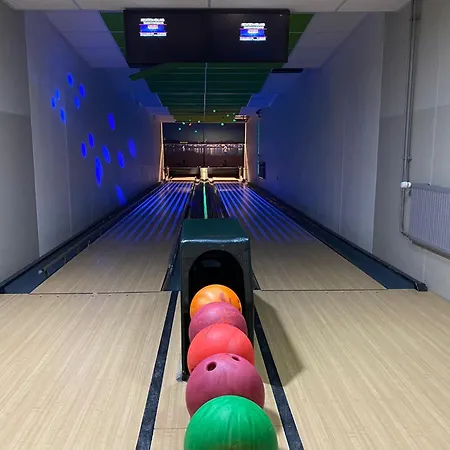 6pers Boshuis -hottub Jacuzzi- 'de Groene Specht' Сasa de vacaciones