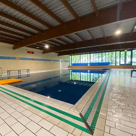 6pers Boshuis -hottub Jacuzzi- 'de Groene Specht' Ewijk