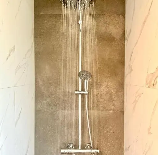 6pers Boshuis -hottub Jacuzzi- 'de Groene Specht'