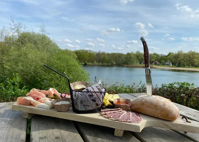 Dom wakacyjny 6pers Boshuis -hottub Jacuzzi- 'de Groene Specht'