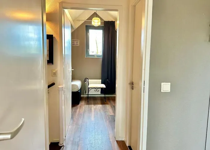 6pers Boshuis -hottub Jacuzzi- 'de Groene Specht' Ewijk