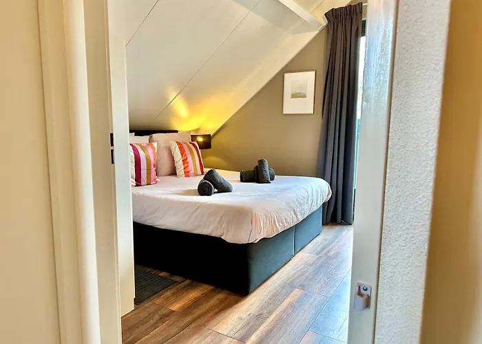 6pers Boshuis -hottub Jacuzzi- 'de Groene Specht' Dom wakacyjny Ewijk