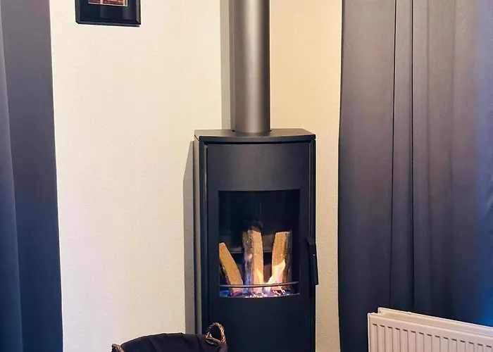 6pers Boshuis -hottub Jacuzzi- 'de Groene Specht' Dom wakacyjny Ewijk