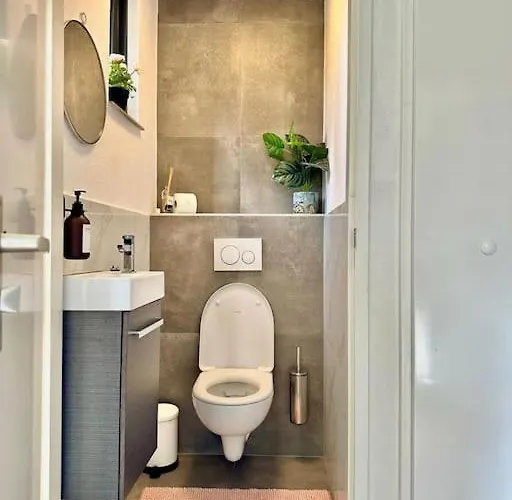 6pers Boshuis -hottub Jacuzzi- 'de Groene Specht' *