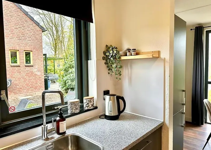 Dom wakacyjny 6pers Boshuis -hottub Jacuzzi- 'de Groene Specht' *