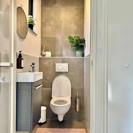 6pers Boshuis -hottub Jacuzzi- 'de Groene Specht' *